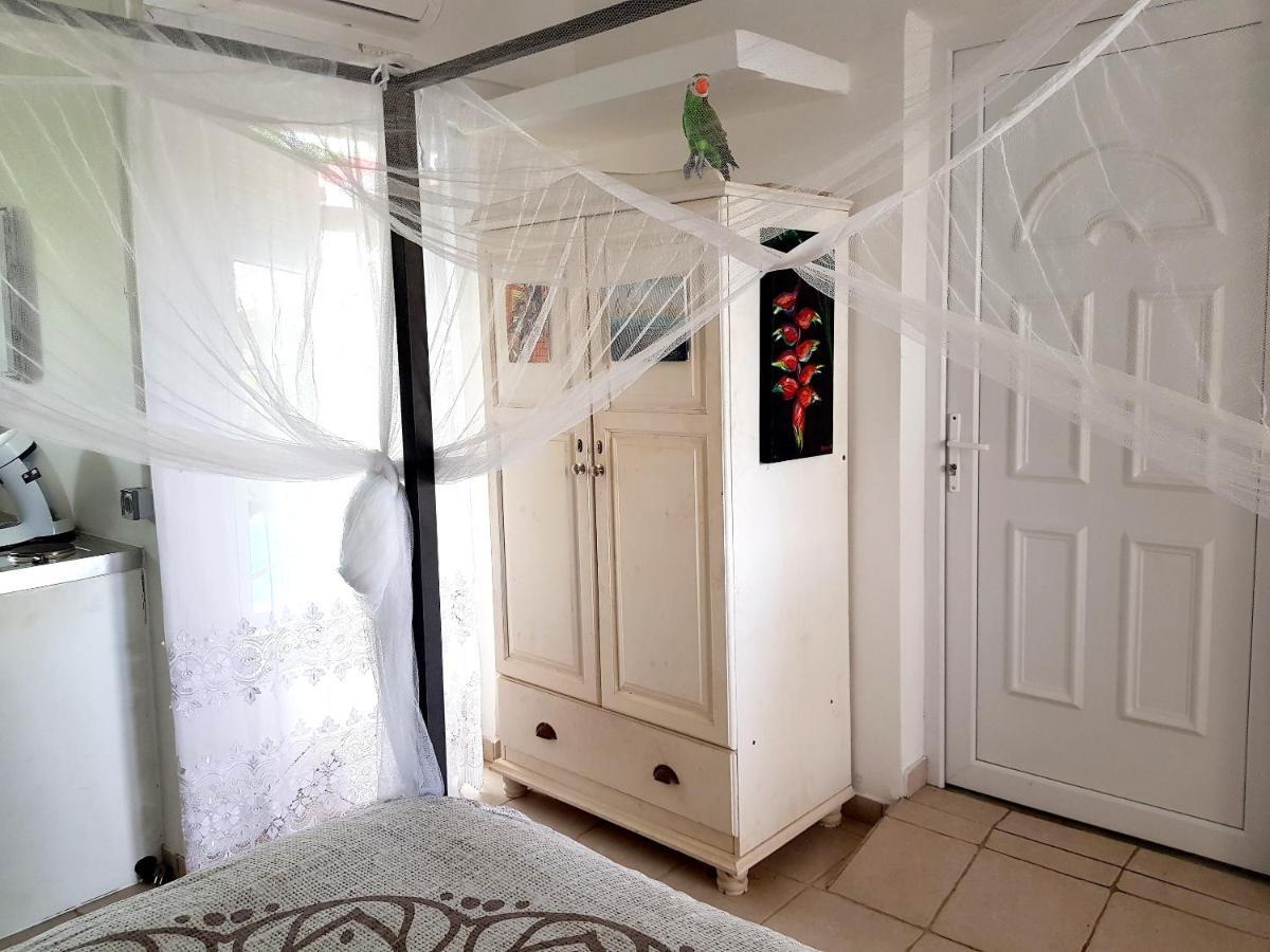 Appartement Moderne A Le Lamentin Avec Piscine Partagee 20M² Kültér fotó